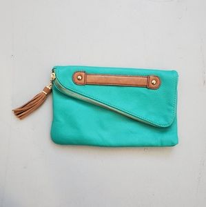 ALDO clutch
